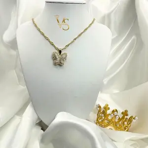 Valdes Luxury #127 – Necklace with butterfly pendant and zirconias in 14K gold-plated laminated finish