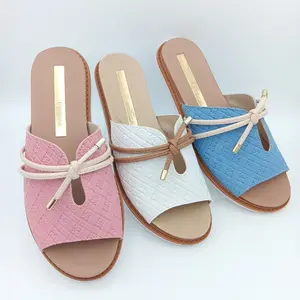 Brazilian Moleca sandals for women. Ideal footwear for summer days.