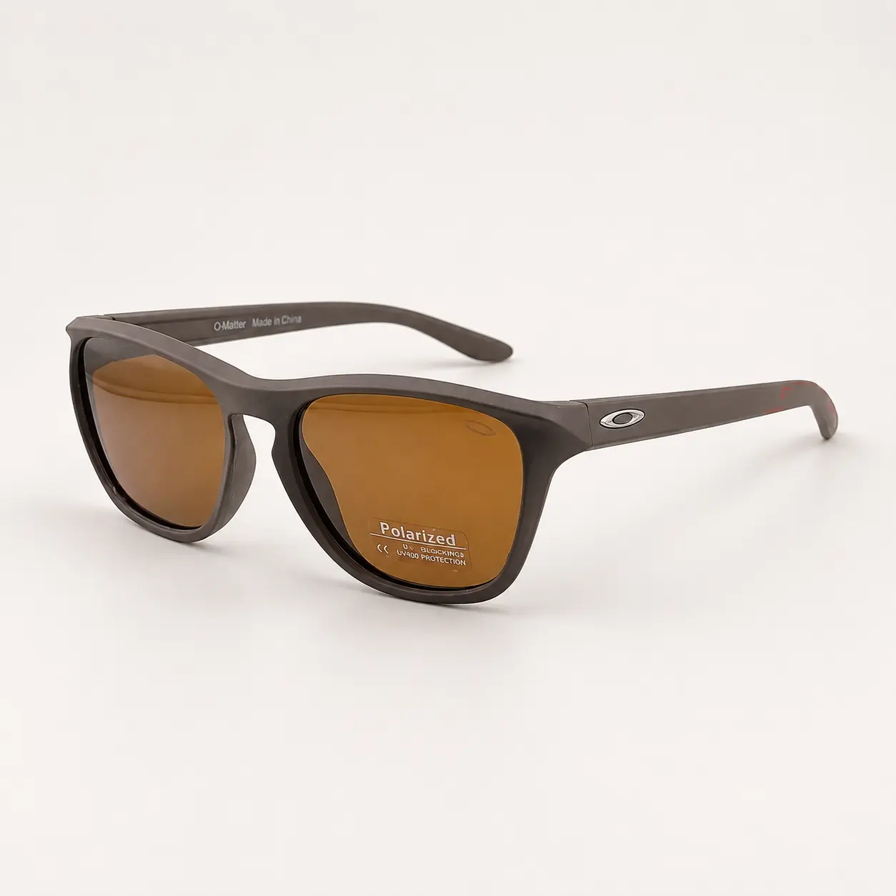 Polarized Outdoor Sunglasses with a Simple Everyday Style