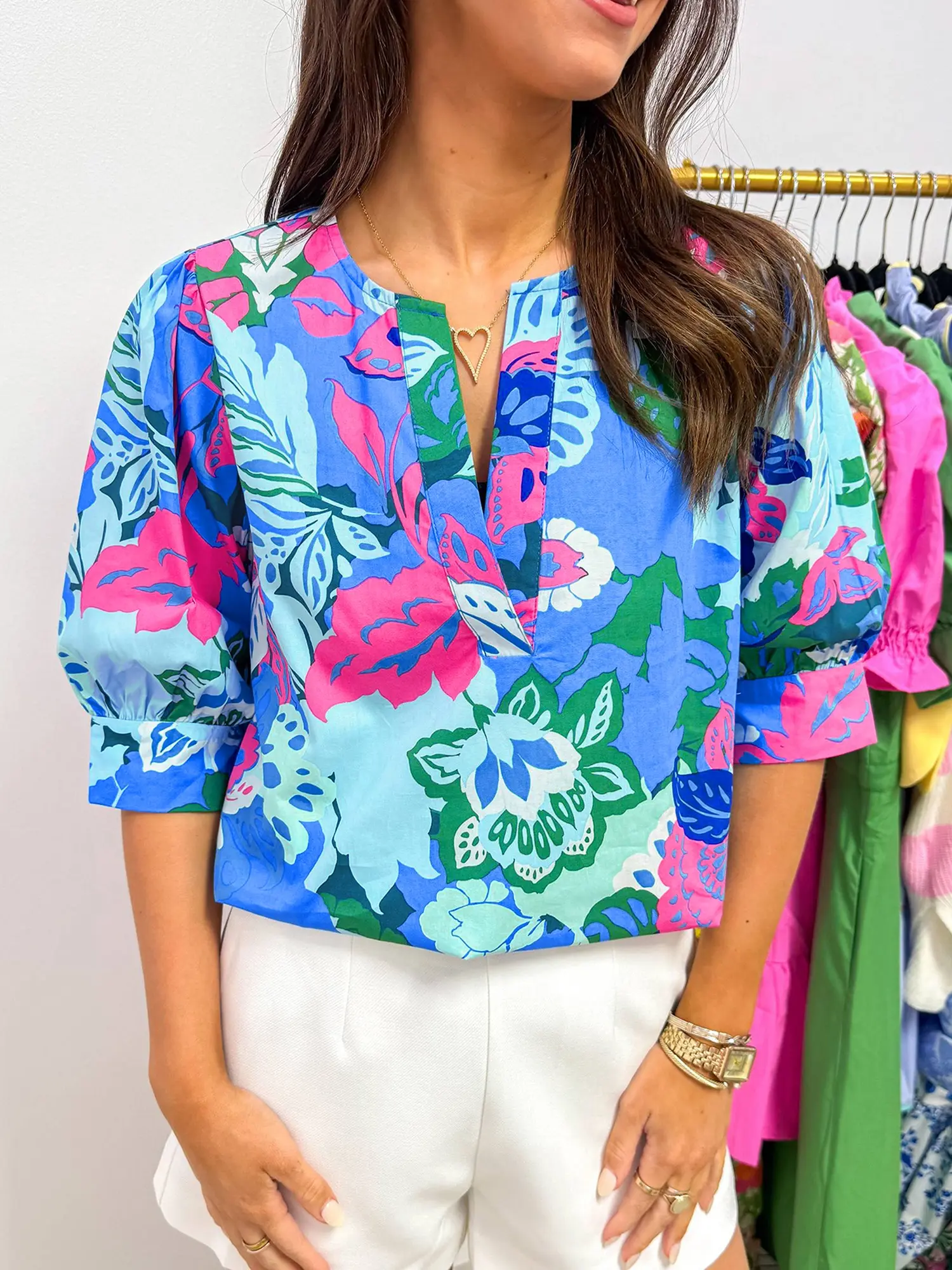 Women's Sky Blue Floral Print V Neck Half Sleeve Blouse, Casual Everyday Flowy Summer Tops for Women, Cute Preppy Balloon Sleeve Shirts, Chic Tropical Vacation Blouses, Romantic Aesthetic Apparel