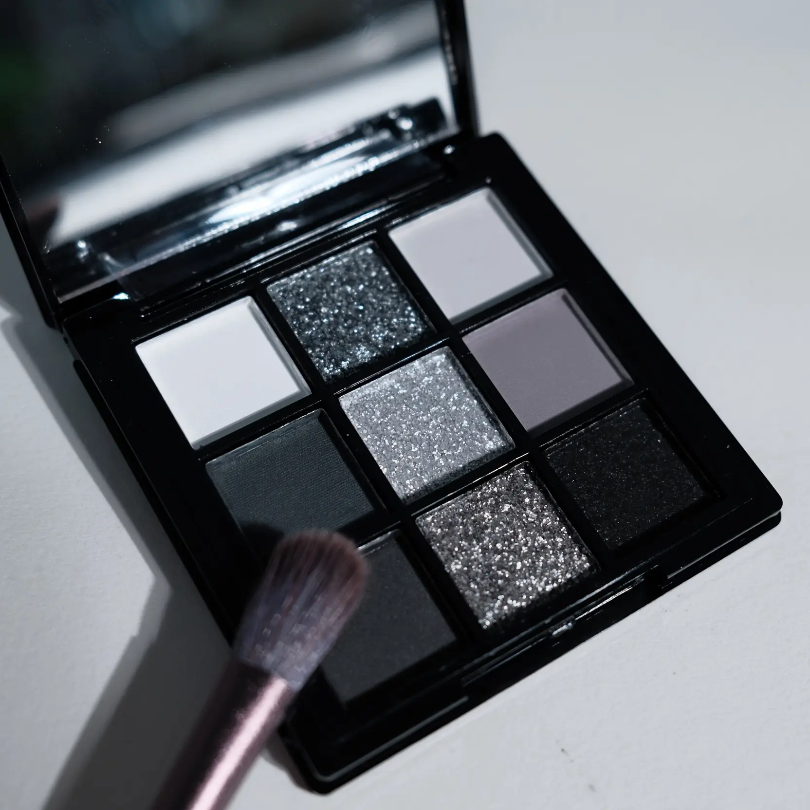 Beauty Glazed 9-Color Gray-Tone Eyeshadow Palette - High Pigmented, Long-Lasting Shimmer & Matte, Blendable Makeup for Smoky Style & Festivals Vintage