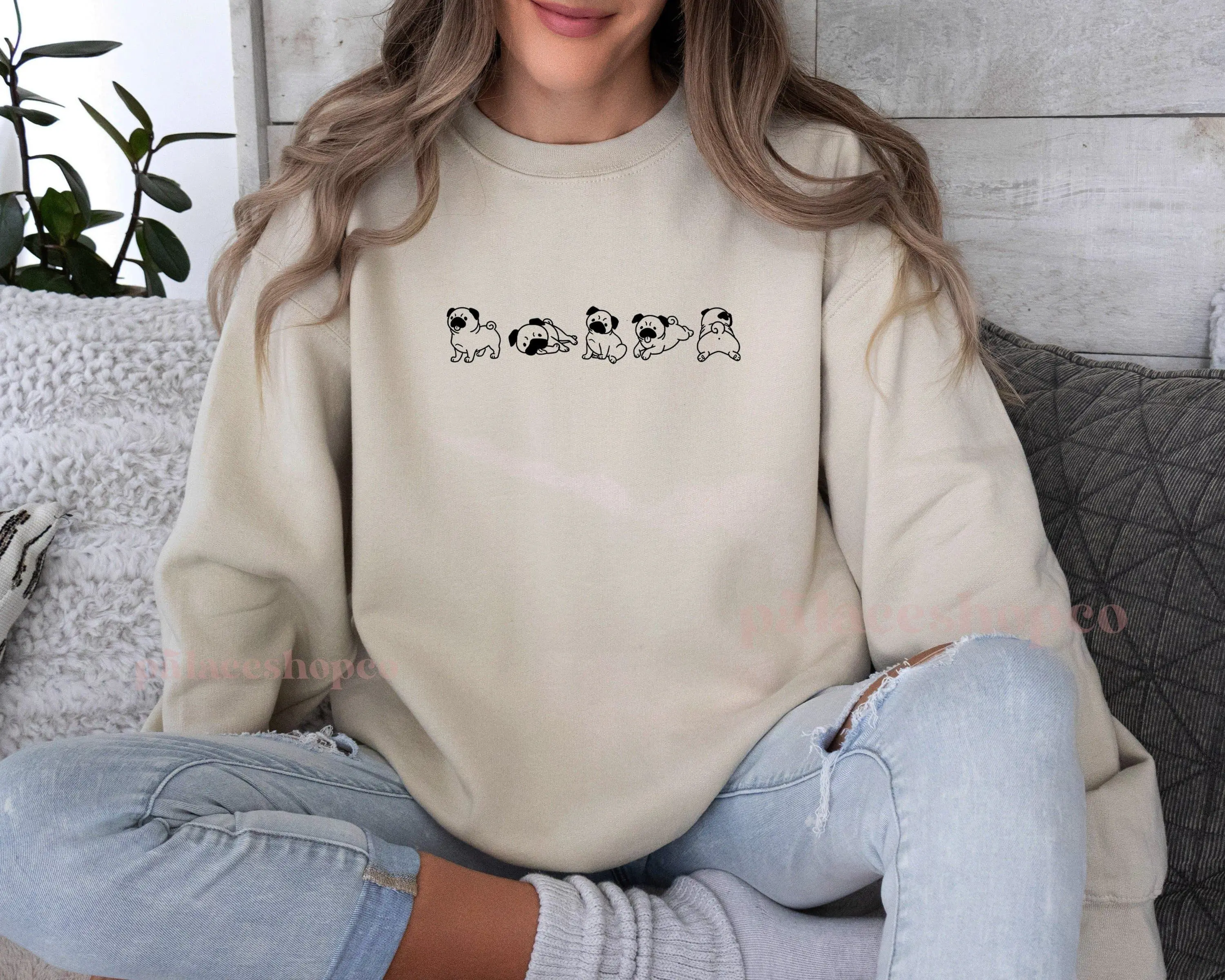 Pug Mom Sweatshirt - Cozy Pug Gift for Mom, Dog Lovers and Pet Owners
