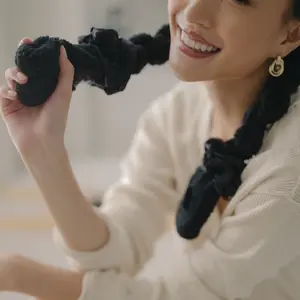 Cozy Confidence Heatless Curlband- Black