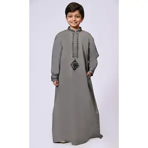 Artisanal Embroidery: Boy's Grey Embroideerd Thobe With Pockets