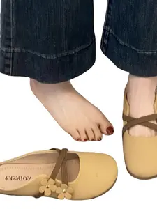 Korean Style Floral Cross-Strap Bag, Round Head Design, Soft and Elegant, Available in /, Versatile and Fashionable