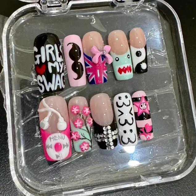 Retro 2010s Swag Mismatch Press On Nails MP3 Player Mustache UK Flag Square Fake Nails Nostalgic Scene Kid Emo Y2K Kawaii Aesthetic Reusable Acrylic False Nails For Women Trendy Party Stick On Manicure Set Full Cover Art Glue On Nails Kit