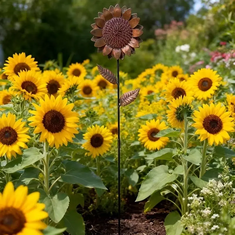 Handcrafted Sturdy Weathered Rusty Metal Sunflower Garden Stakes, Sunflower Garden Art, Rustic Charm for Versatile Outdoor Decor, Easy Installation, Decoration, Perfect for Garden, Patio, or Lawn
