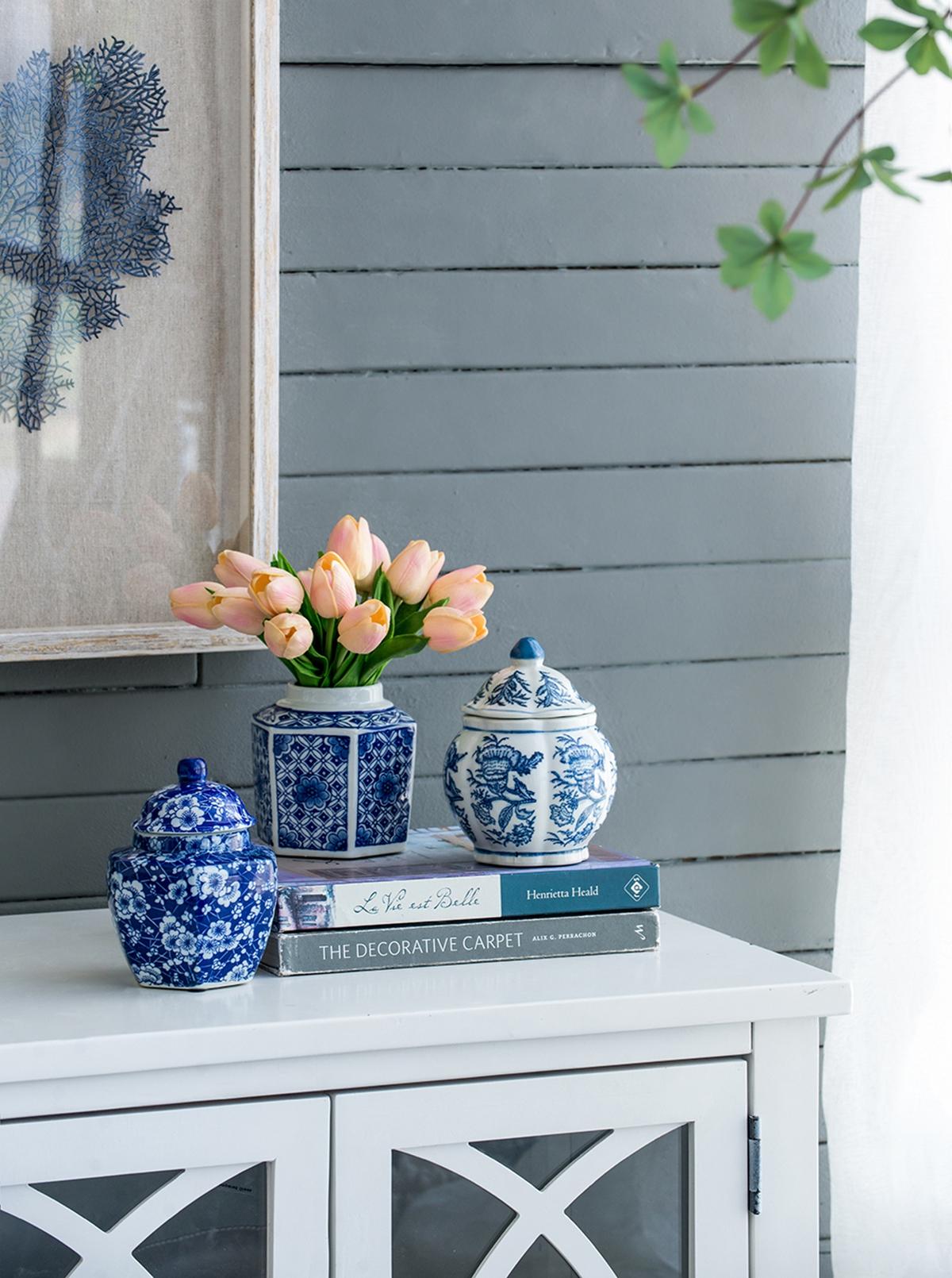 Blue and White Vase Set – 3 Piece Porcelain Accent Jar for Farmhouse Decor, Ming Dynasty Style Floral Cachepot for Living Room, Classic Ceramic Canister for Mantel Shelf, Vintage Home Accessories Blue and White Vase Set – 3 Piece Porcelain Accent Jar for Farmhouse Decor, Ming Dynasty Style Floral Cachepot for Living Room, Classic Ceramic Canister for Mantel Shelf, Vintage Home Accessories