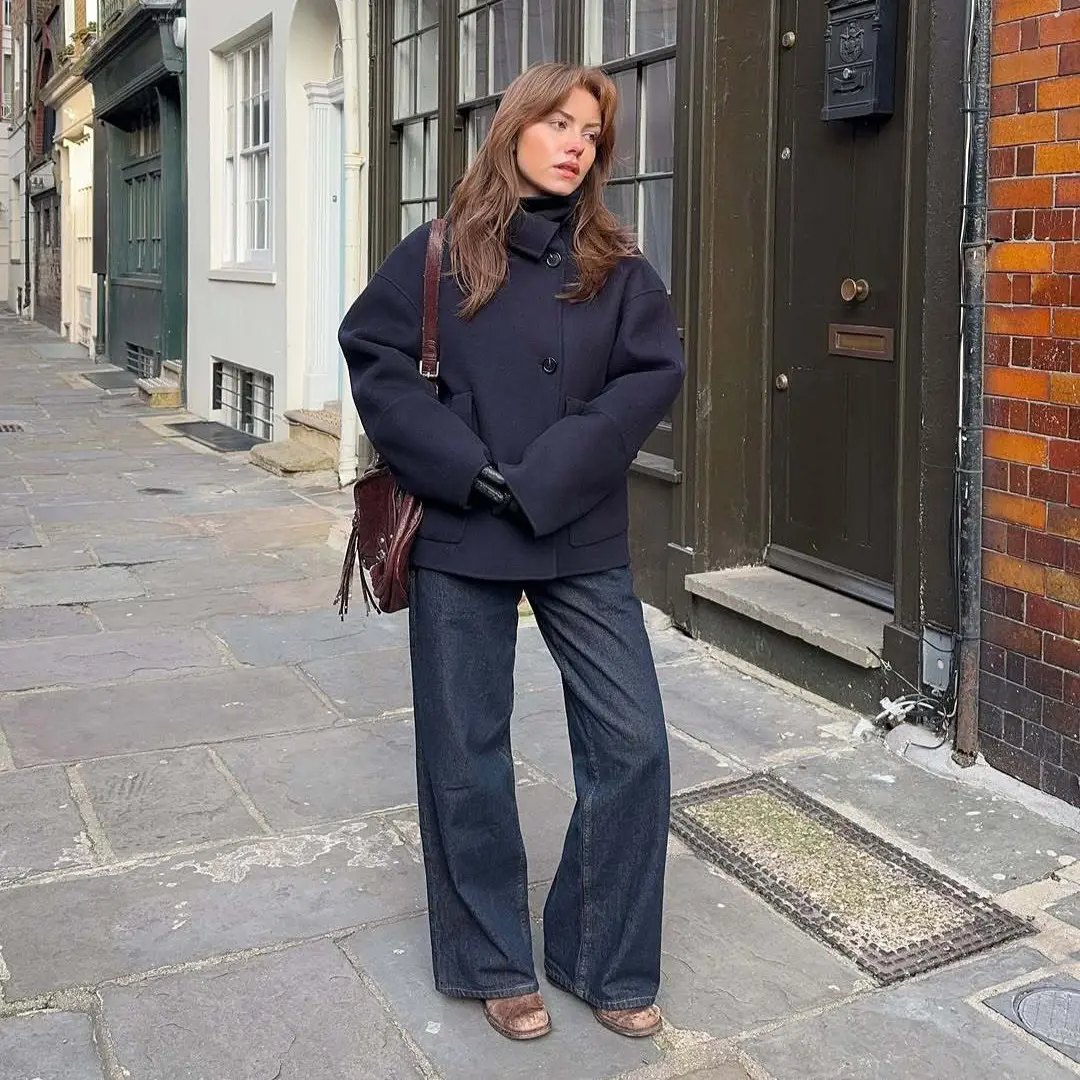 Single breasted buckle in navy blue