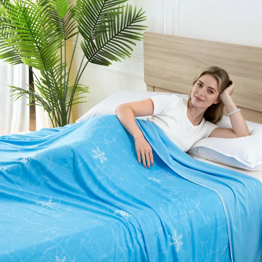 1pc Cooling Blanket Suitable for Hot Sleepers & Night Sweats, Double-Sided Cold Bed Throw with Breathable Skin-Friendly Cover, Machine Washable - Bedspread for, Bed Cooling System for Hot Bedrooms, Local Warehouse