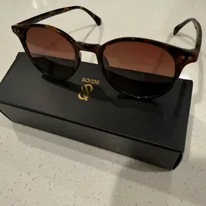 Sojos Sunglasses - Classic Round Frame with Brown Lenses and Tortoiseshell Pattern
