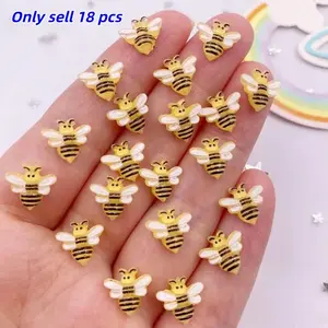 18 Piece Hand Drawn Mini Bee Resin Decorations, Cute Cartoon Striped Bees Stickers, DIY Crafts, Nail Art, Scrapbooking, Party Decoration