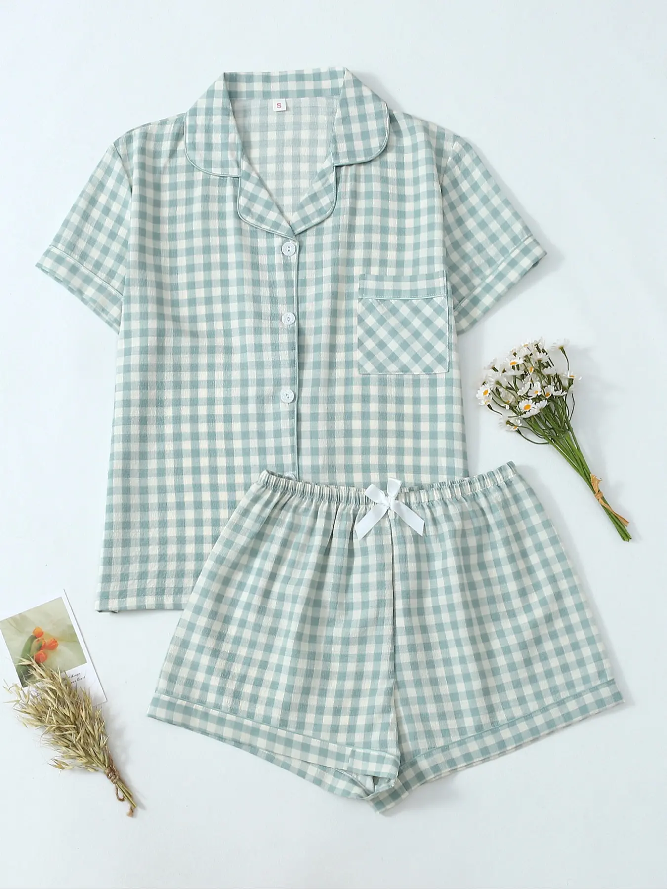 Women's Gingham Check Print Woven Fabric Crop Shirt & Shorts Pyjama, Casual Comfy Feminine Lightweight Short Sleeve Collared Fitted Top & Shorts PJ Set, Ladies Sleepwear for Summer, Loungewear, Homewear, Pajamas, Womenswear