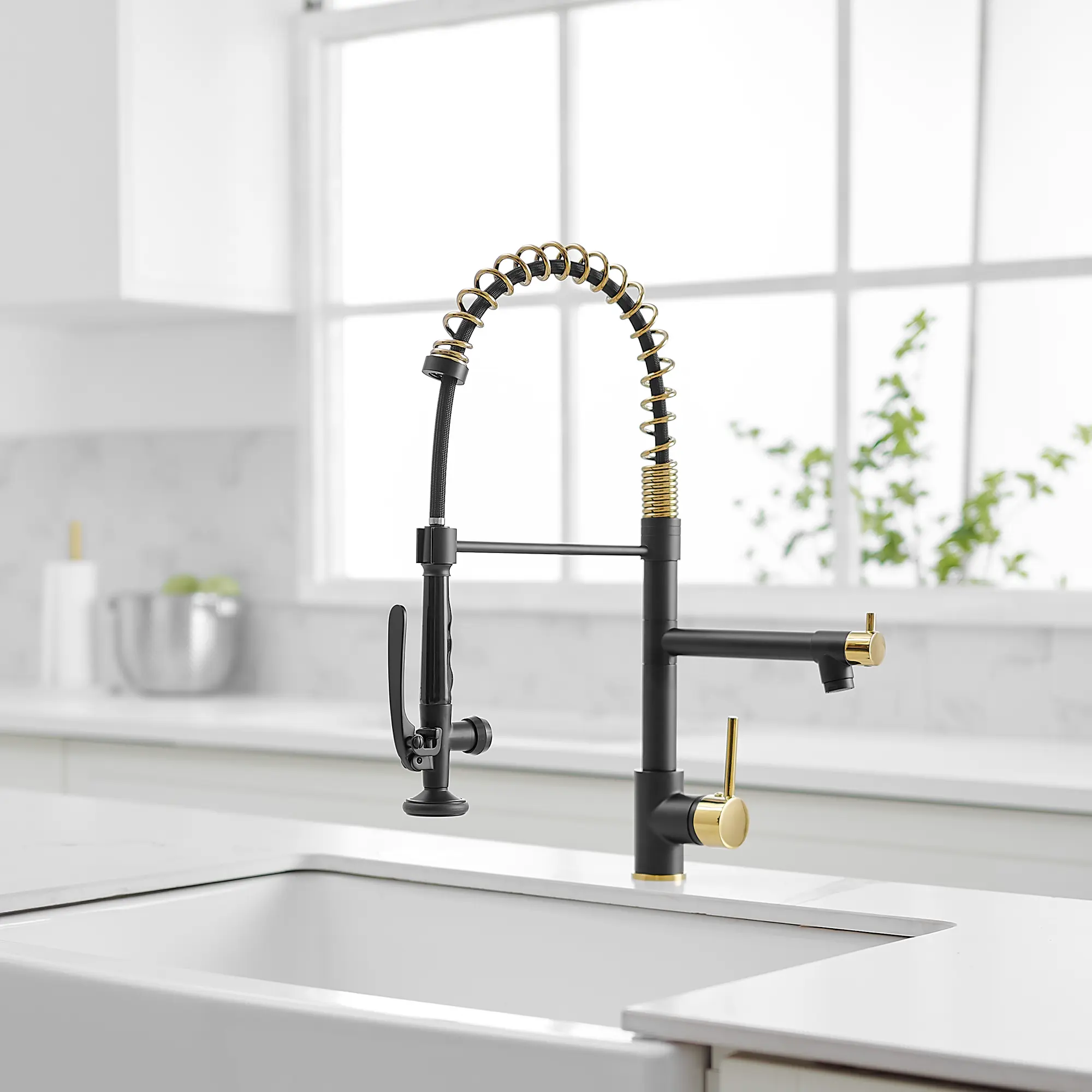 Kitchen Faucet with Pull Down Sprayer one-Hole Gooseneck Kitchen Sink Faucet 2 Handle