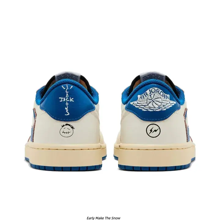 Men Retro Low‑Top Casual Sneakers Off‑White Blue Color‑Block Soft Leather Flat Skate Shoes Non‑Slip Fashion Footwear for Street Daily Wear