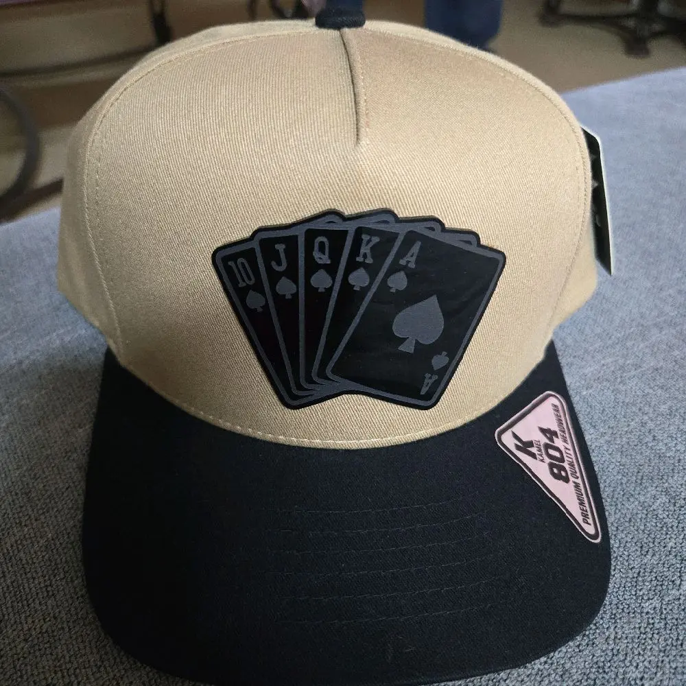 Gorra baraja,color kaki visera obscura marca kamel ajustable