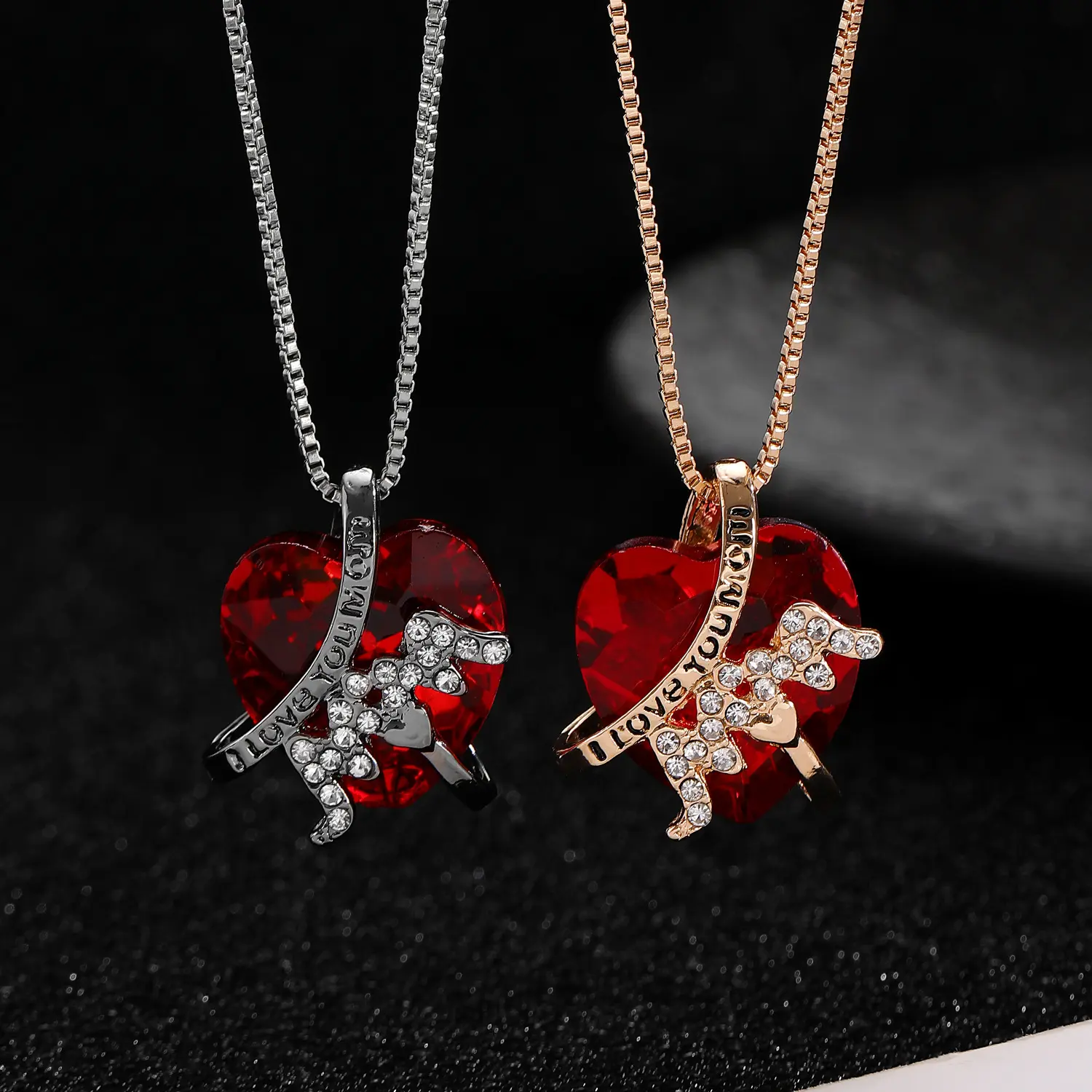 Independent Station New Fashion Luxury Red Crystal Heart MOM Pendant Thanksgiving Versatile Necklace Mother's Day Gift custumes tiny  trinkets