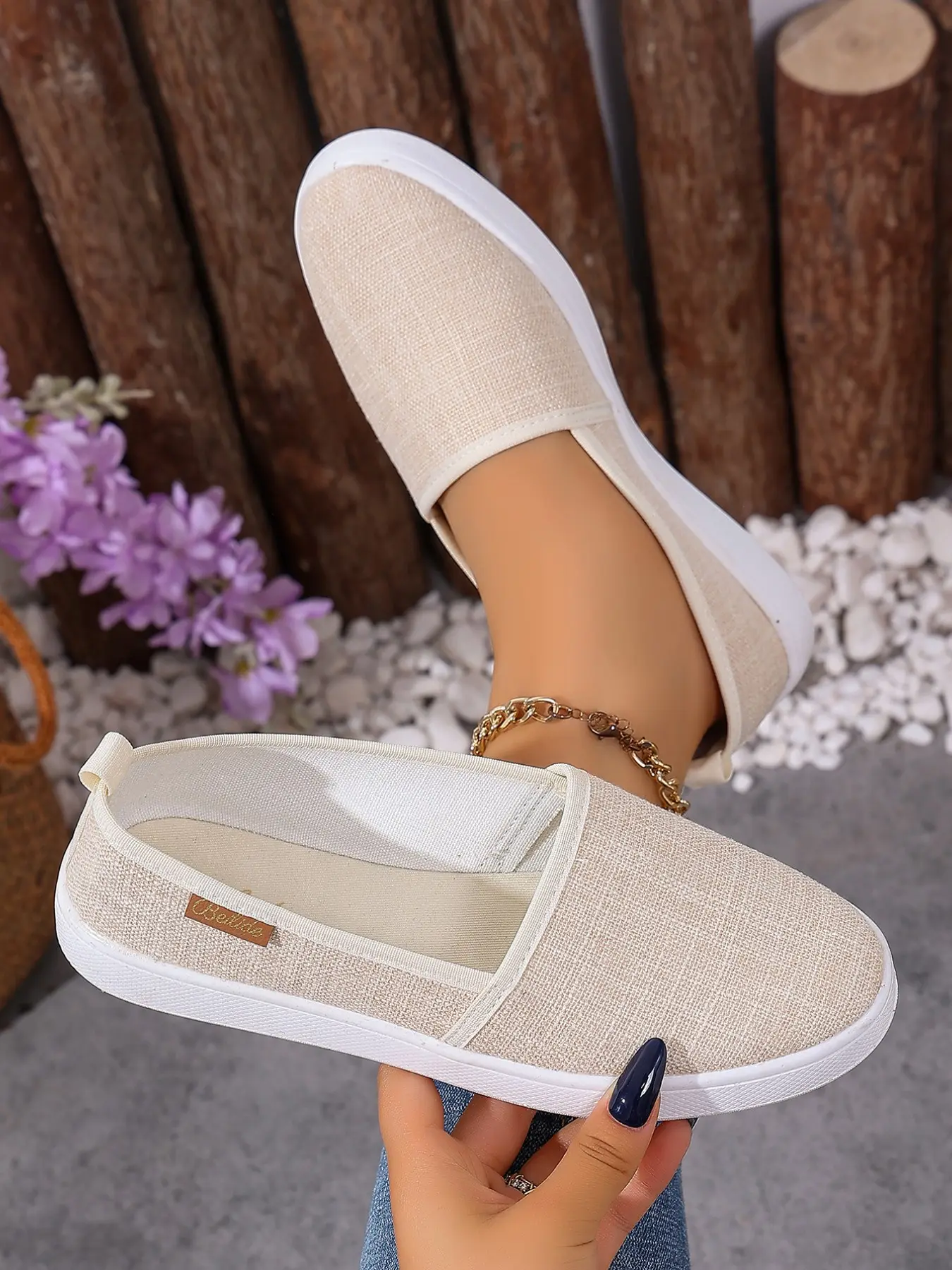 Women's linen flat slippers, breathable and lightweight casual flats, Casual Flat Footwear, Casual Shoes, suitable for daily wear, travel, and work. Easy to put on and take off, with a soft platform lining, ideal for busy moms, students, and office women.