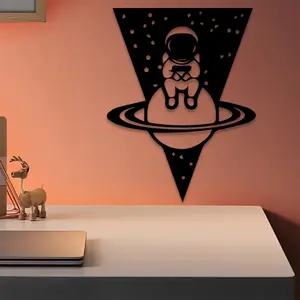 1pc Space Astronaut Metal Wall Art, Space Astronaut Statue Mural, Perfect for Kids Room Wall, Living Room Wall Decor, Birthday Decor, Ideal Gift for Space Lovers, Saturn
