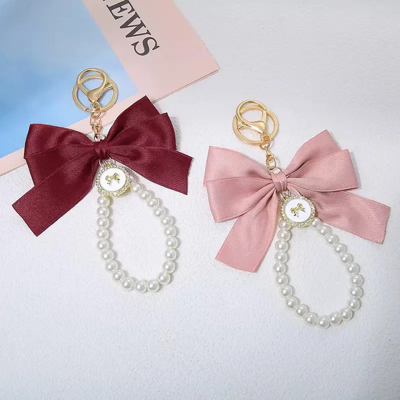 The Bow & Pearl — A Delicate Everyday Companion