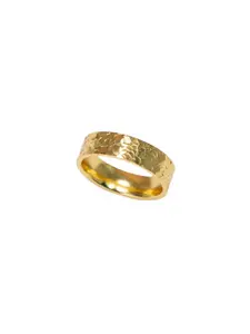 Gold-Plated Ring     A Dazzling Design. This knuckle ring features a "Crushed Ice" aesthetic, exuding an air of sophisticated elegance. Ideal as a couple's accessory, it embodies a unique, laid-back style perfect for parties and beach outings
