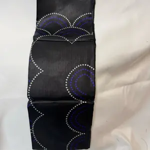 Somali Shaash Traditional Scarf Shawl with Elegant Blue and White Circles Design for Versatile Wear