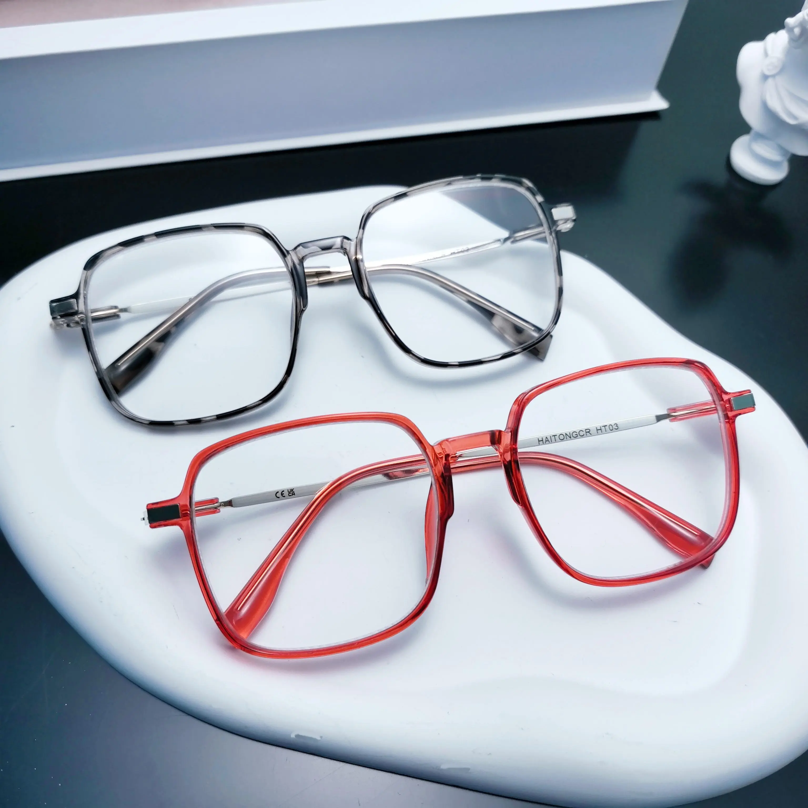 HAITONGCR Blue Light Blocking Reading Glasses for Women, Anti-Glare Lens for Computer Use, Durable Lightweight Oversized Square Frame in Red Tortoise