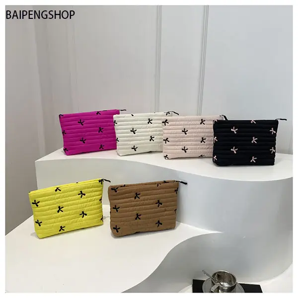 Women's Quilted Clutch Purse, Casual High-Capacity Handheld Pouch with Zipper Closure, Lightweight Bag for Daily Commute & Travel, Large Cap., Solid Colors