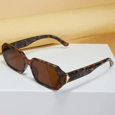 Unisex Casual Tortoiseshell Geometric Frame Sunglasses, Vintage Trendy Full Rim Sunglasses for Everyday Use, Retro Fashion Accessories for Outdoor Activities, Trendy Beach Eyewear, Shades