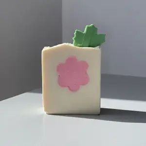 Luxury Inspired Daisy Perfume Soap Bars Vegan Cruelty Free 7oz Handmade in NYC with Lemon Jasmine Muguet Lily Rose Petals African Violet Daylily Cedarwood Patchouli Musk