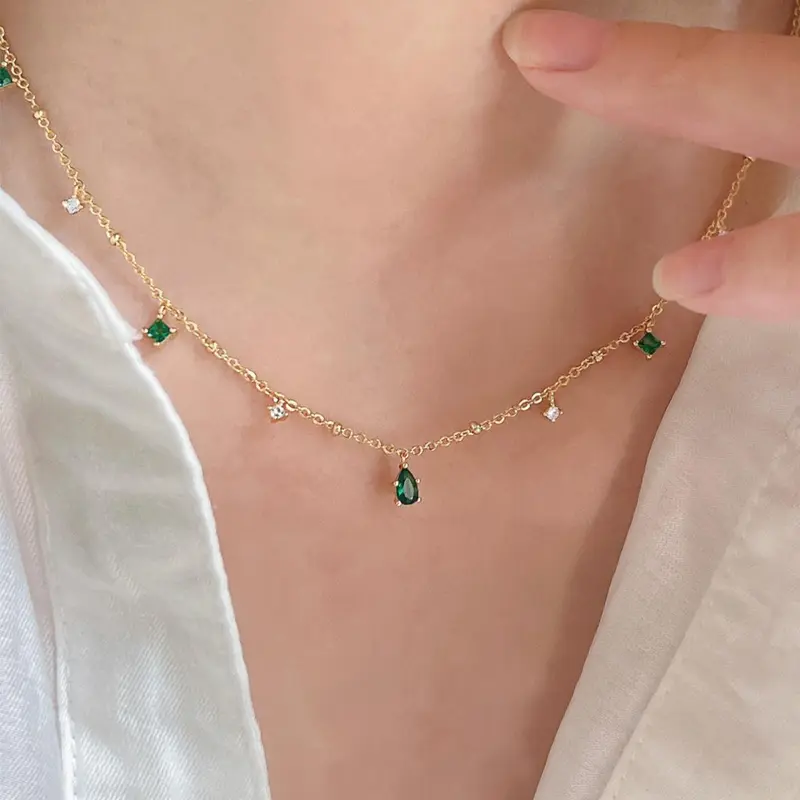 Elegant Rhinestone Decorated Sparkling Zircon Inlay Chain Necklace for Women for Gift, Clavicle Chain Necklace, Fashion All-match Jewelry, Zircon Gemstone Necklace, Zircon Stones Necklace, exquisite jewelry gift without Box, Decorative Necklace