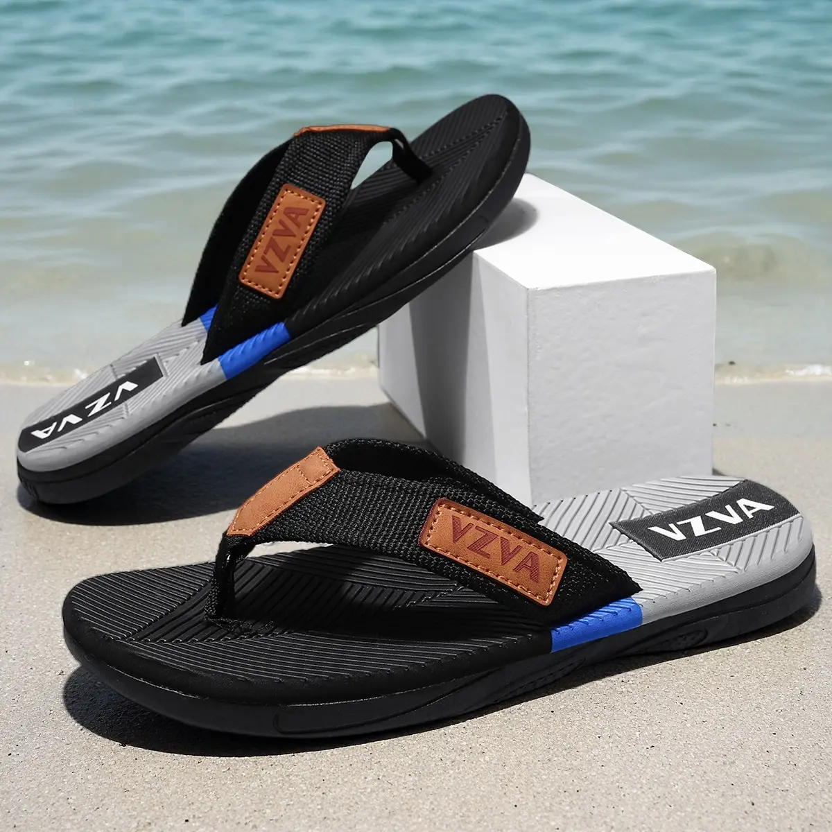 Men’s outdoor non-slip flip-flops/beach sandals with a soft EVA cushioned sole—comfortable and durable, suitable for beach outings; boys’ footwear; dance shoes