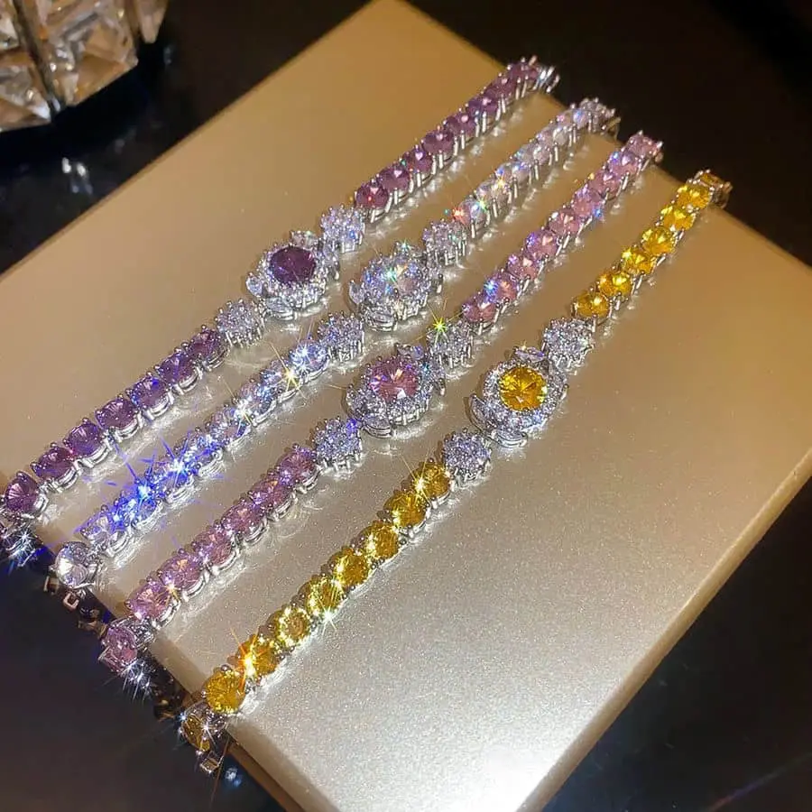 Dazzling Zircon Oval Buckle Bracelet, High-End Delicate Bangle, Fashionable Versatile Hand Jewelry,Collection