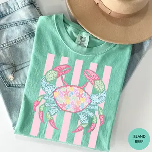 Comfort Colors Coastal Crab Shirt, Preppy Seashell Beach Tee, Coquette Pastel Striped T-Shirt, Ocean Lover Summer Aesthetic Outfit, Trendy Cute Summer Top Gift for Her, Cotton Fabric
