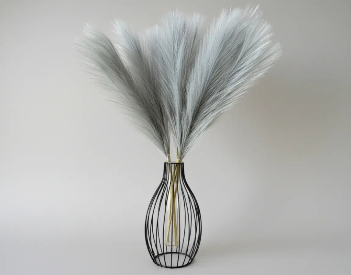Faux Pampas Grass - Light Gray (5 Stems)