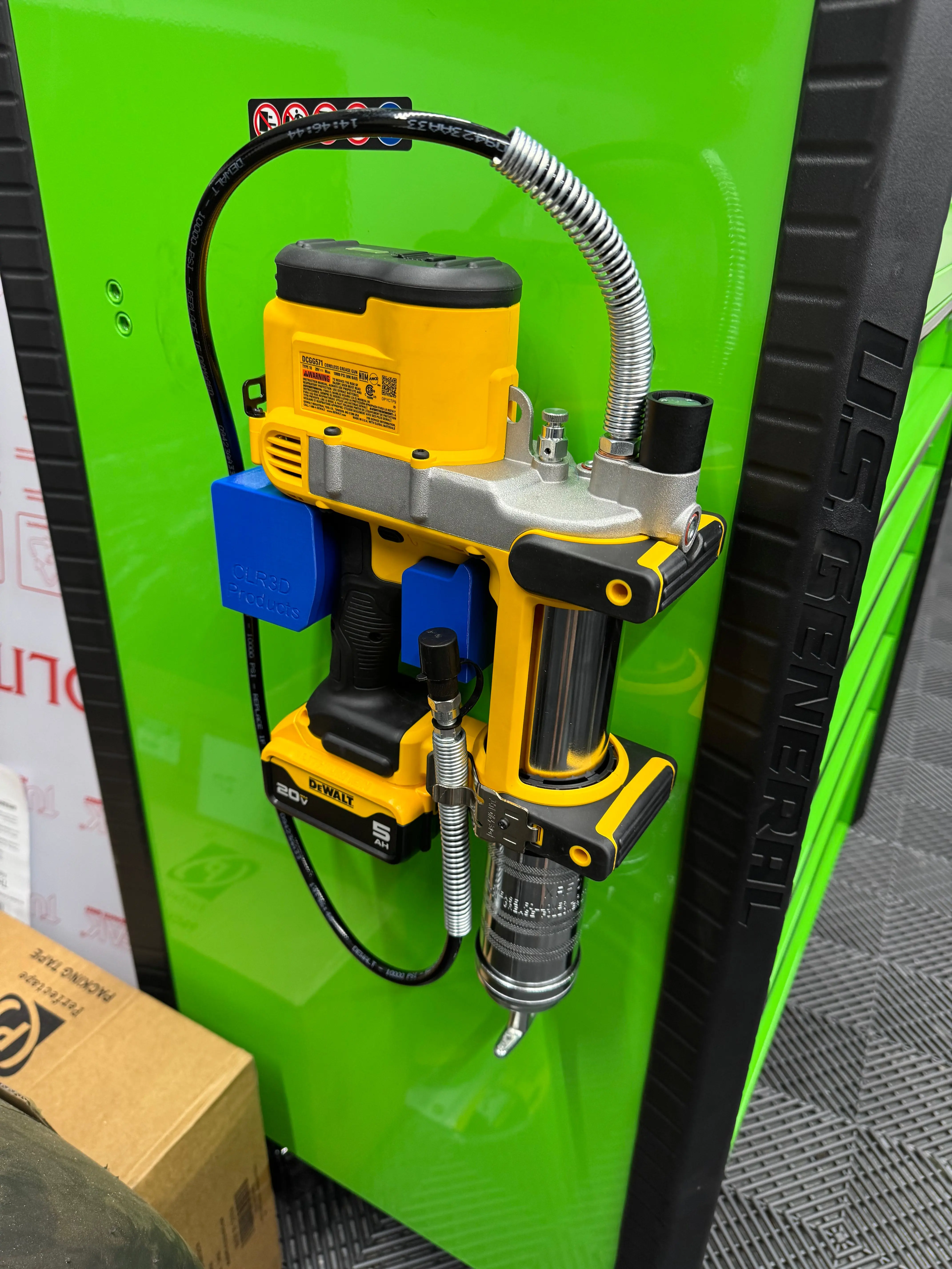 Dewalt DCGG571B 20v Grease Gun Holder CLR-DW571 Dewalt DCGG571B 20v Grease Gun Holder CLR-DW571