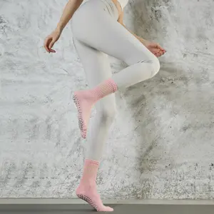 Yoga Socks Anti Slip Five Finger Pilates Socks Mid Length Tube Specialized For Sports And Fitness Pure Cotton Glue All Season Women's Versatile Sports Socks outdoor