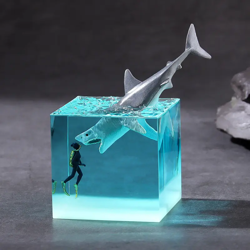 New Ocean Resin 5cm Cube Whale Humpback Whale Figurine Mini Night Light Desktop Decoration Birthday Gift Festival Gift Ornament Home Decor Light