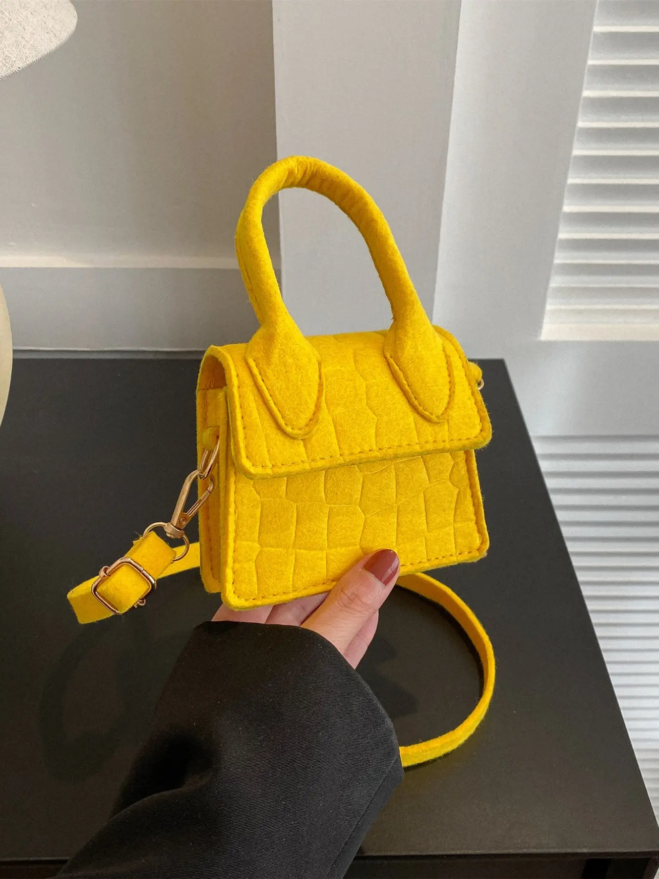 Trendy Felt Crossbody Bag for Women, Casual Colorblock Handbag, Fashionable Shoulder Bag, Fashionable Purse, All Seasons Random Print