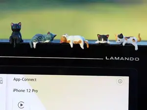 Mini Cat Desk Figurines Includes traceless adhesive Set of 5 Resin Multi Pose Kitty Ornaments Cute Cartoon Style Desk Companions for Home Offices Cubicles Playful Charming Desktop Decoration