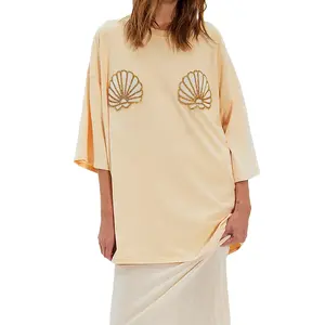 Women’s versatile casual short-sleeve top with a round neckline and shell print, suitable for spring, autumn, and summer.