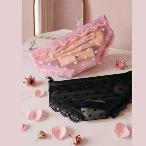 Playful Panty-Shaped Lace Heart Polyester Mesh Cosmetic Pouch - Zip Closure Makeup Travel Organizer, Portable Makeup Pouch for Purse, Travel Cosmetic Bags for Beauty & Stationery