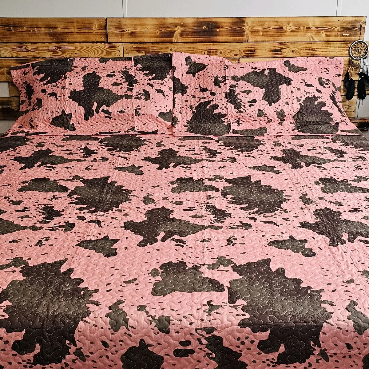 Southwest Light Pink Cowhide King Quilt Set 3 pcs Cowprint Comforter Machine Washable Bedspread & Shams