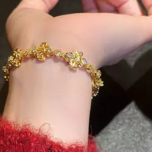 LisiZen New Luxury High-Grade Zircon Iris Bracelet, Exquisite Palace Style Retro Versatile Elegant Hand Jewelry for Women DZSP2364
