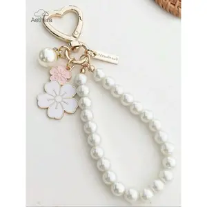 Elegant Floral Beaded Keychain with Faux Pearl Decor, Lightweight & Cute Key Ring for Women & Girls, Trendy All-Match Fashion Accessory for Daily Use, Exquisite Charm Perfect for Birthday Gifts & Bag Decoration