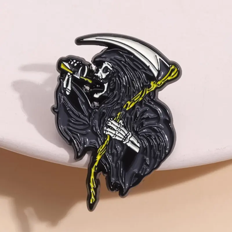 Punk Style Skull Design Brooch, Fashion Accessories for Men & Women, Halloween Themed Alloy Brooch Pin, Trendy All-match & Exquisite Brooch for Birthday Gift Jewelry