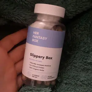 Product Review of Slippery Box - Extra Moisture Support Capsules from r**l
