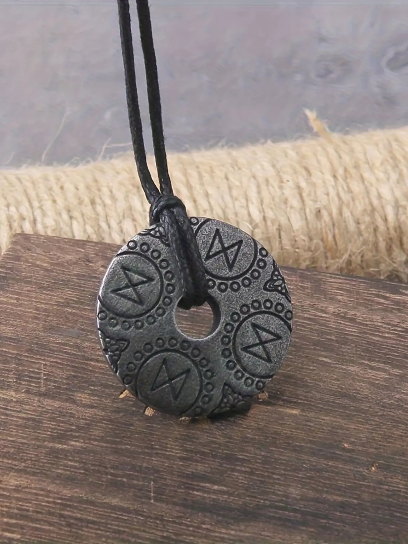 Nordic New Rune Pendant Necklace, Alloy Necklace, Drop Necklaces, Fashion Trendy Unique Pop Jewelry, Vintage Men's Viking Style Women's Party Accessory Gift