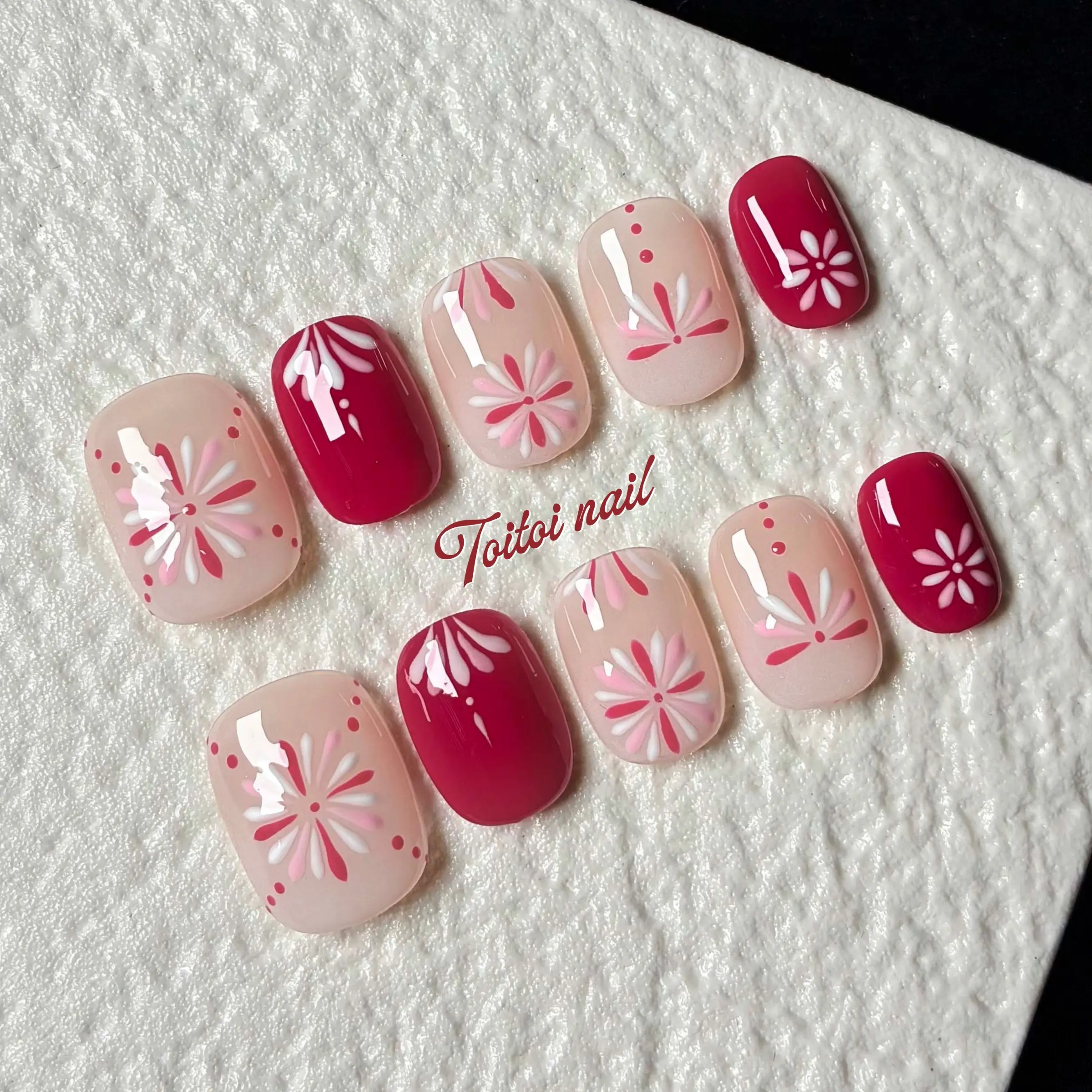 Burgundy Firework Handmade Press-On Nails | Short Squoval Shape, 10pcs Handmade | Nude Burgundy Color Block + Firework Hand-painted | High Gloss Finish | Reusable DIY Nail Kit for Spring/Summer Daily/Date | Trendy Elegant Aesthetic Look | Nail Tips Art