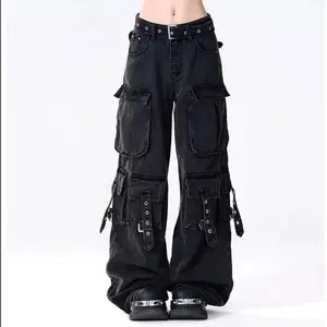 Black women’s baggy cargo jeans — Harajuku oversized denim pants; Y2K/90s vintage/2000s “trashy” fashion; 2025 womenswear bottoms; streetwear comfort; loose, oversized flared leg design; basic minimalist